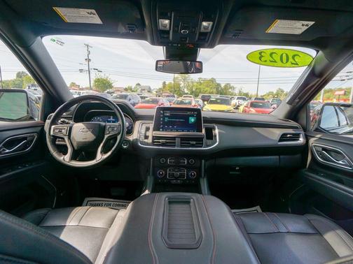 2023 Chevrolet Suburban RST