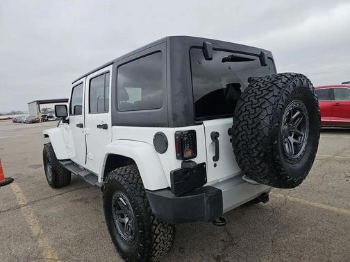 Bright White Clearcoat 2015 Jeep Wrangler Unlimited Sahara