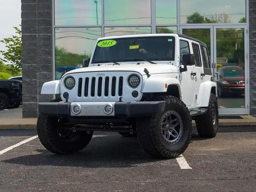 Bright White Clearcoat 2015 Jeep Wrangler Unlimited Sahara