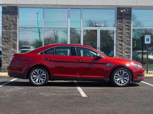 2018 Ford Taurus Limited