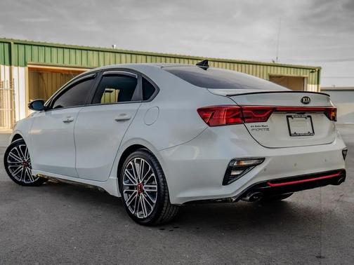 Snow White Pearl 2021 Kia Forte GT