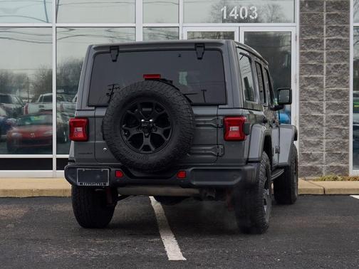 Sting-Gray Clearcoat 2019 Jeep Wrangler Unlimited Sahara