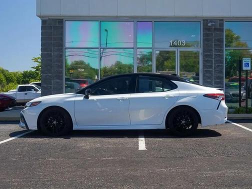 Wind Chill Pearl/Midnight Black Metallic 2023 Toyota Camry XSE