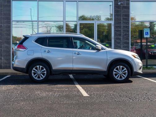 2016 Nissan Rogue SV
