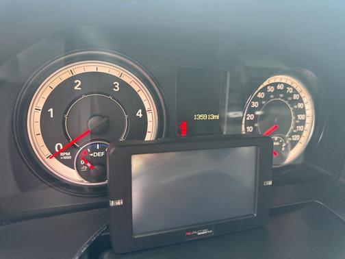2017 RAM 2500 Tradesman Crew Cab 4x4 6'4' Box