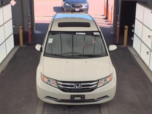 White Diamond Pearl 2016 Honda Odyssey EX-L
