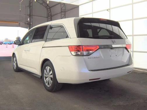 White Diamond Pearl 2016 Honda Odyssey EX-L