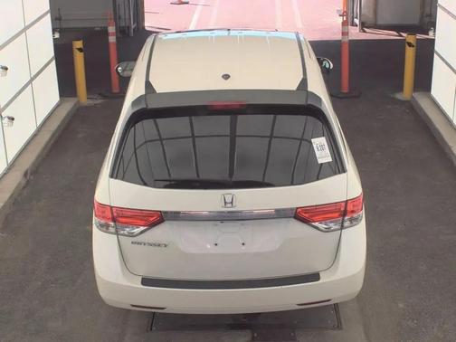 White Diamond Pearl 2016 Honda Odyssey EX-L