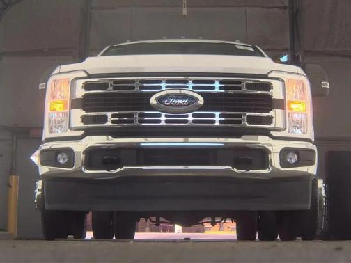 Oxford White 2023 Ford F-350 XLT