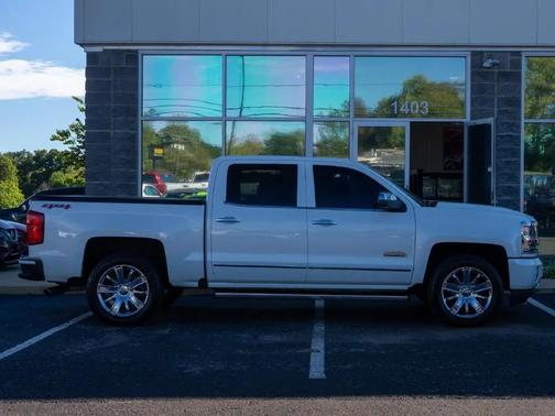 Iridescent Pearl Tricoat 2016 Chevrolet Silverado 1500 High Country