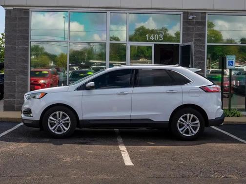 White 2019 Ford Edge SEL