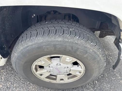 Summit White 2004 GMC Canyon SLE