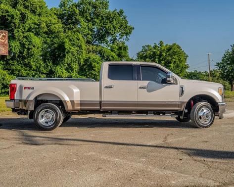 White 2017 Ford F-350 King Ranch