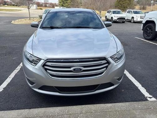 2017 Ford Taurus SEL