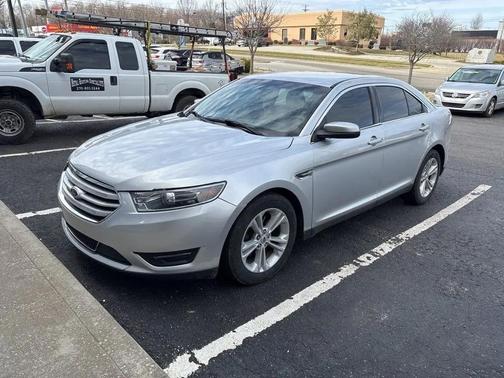2017 Ford Taurus SEL