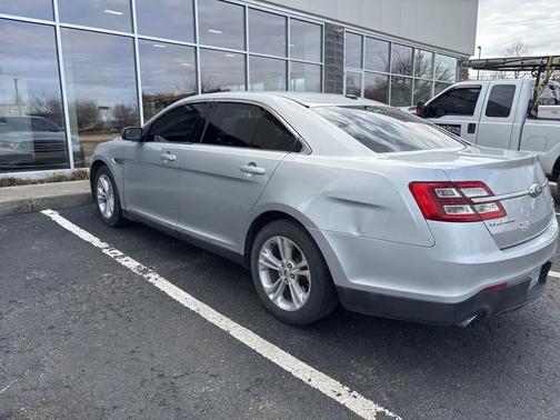 2017 Ford Taurus SEL