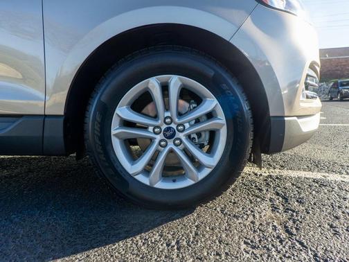 Desert Gold Metallic 2020 Ford Edge SEL