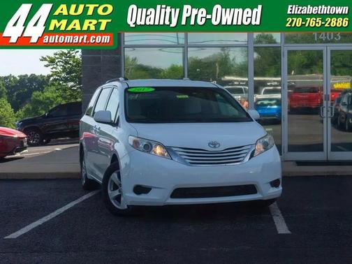 Super White 2017 Toyota Sienna LE