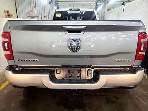 2023 RAM 3500 Laramie Crew Cab 4x4 8' Box
