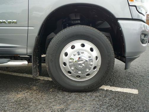 2023 RAM 3500 Laramie Crew Cab 4x4 8' Box