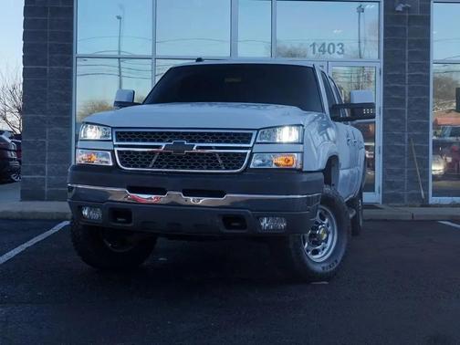 2005 Chevrolet Silverado 2500 LS H/D Crew Cab