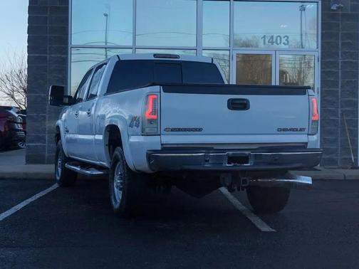 2005 Chevrolet Silverado 2500 LS H/D Crew Cab