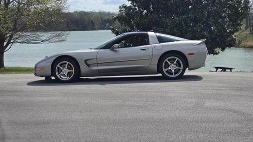2001 Chevrolet Corvette Base