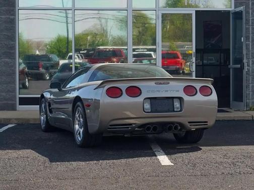 2001 Chevrolet Corvette Base
