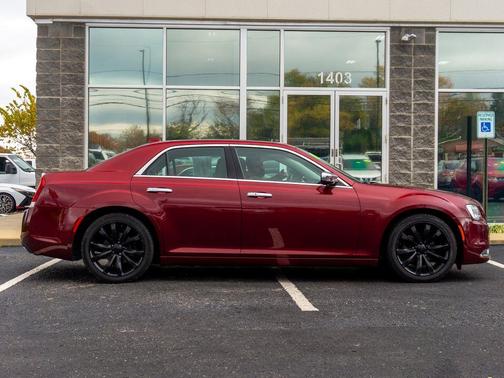 2018 Chrysler 300 Touring
