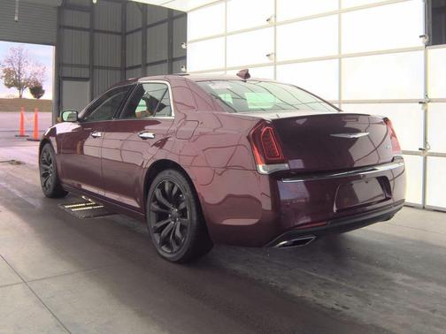 2018 Chrysler 300 Touring