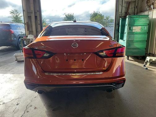 2021 Nissan Altima SR FWD