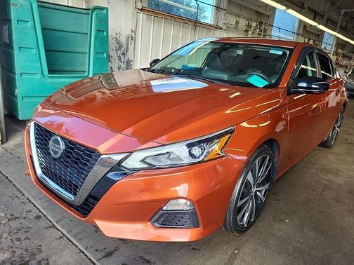 2021 Nissan Altima SR FWD