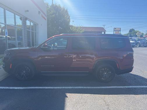2022 Jeep Wagoneer Series III 4x4