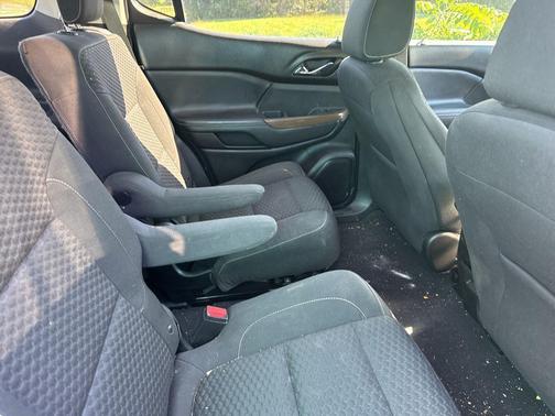 2018 GMC Acadia SLE-2