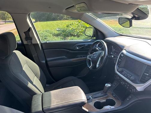 2018 GMC Acadia SLE-2