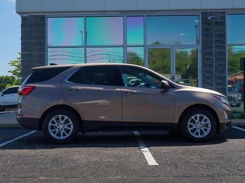 Sandy Ridge Metallic 2018 Chevrolet Equinox LT
