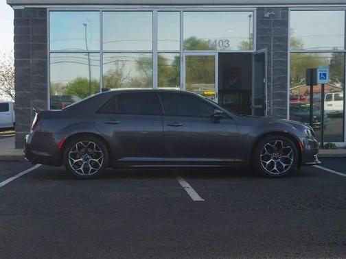 2018 Chrysler 300 S