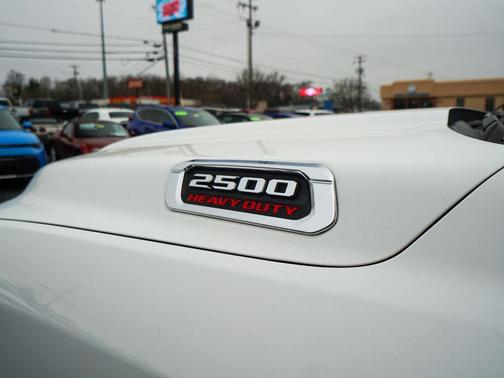 2019 RAM 2500 Big Horn Crew Cab 4x4 6'4' Box