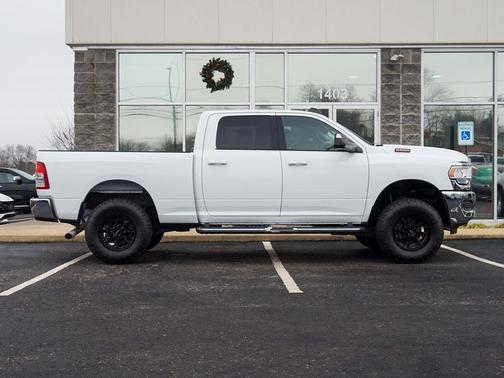 2019 RAM 2500 Big Horn Crew Cab 4x4 6'4' Box