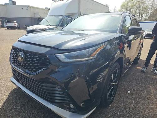 Midnight Black Metallic 2021 Toyota Highlander XSE
