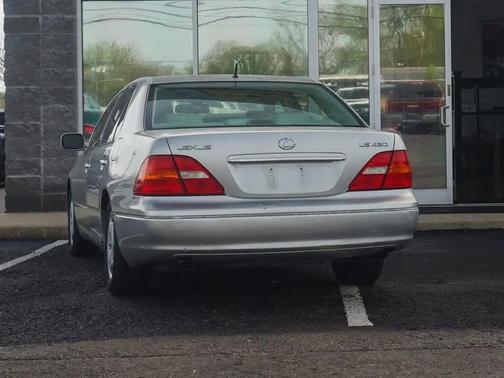 Millennium Silver Metallic 2002 Lexus LS 430 Base