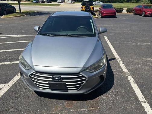 Shale Gray Metallic 2017 Hyundai ELANTRA SE
