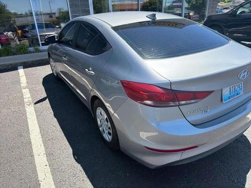 Shale Gray Metallic 2017 Hyundai ELANTRA SE