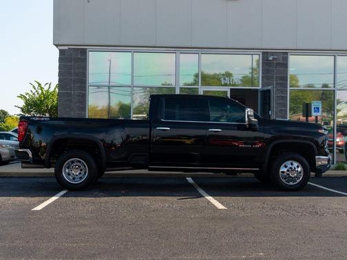 2024 Chevrolet Silverado 3500 LTZ