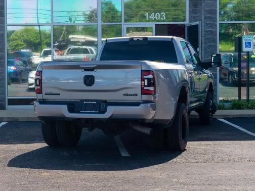 Billet Silver Metallic Clearcoat 2023 RAM 3500 Big Horn Crew Cab 4x4 8' Box