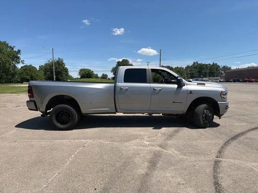 Billet Silver Metallic Clearcoat 2023 RAM 3500 Big Horn Crew Cab 4x4 8' Box