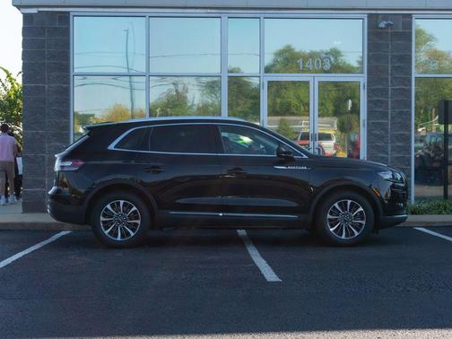 2022 Lincoln Nautilus Standard