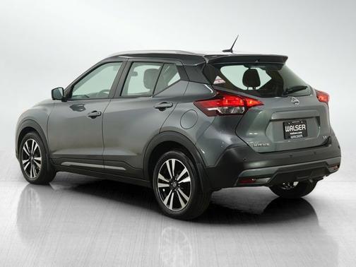 Gun Metallic 2020 Nissan Kicks SR