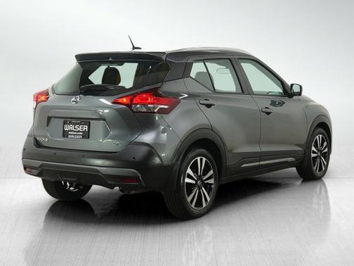 Gun Metallic 2020 Nissan Kicks SR