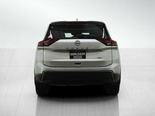 Brilliant Silver Metallic 2025 Nissan Rogue SV
